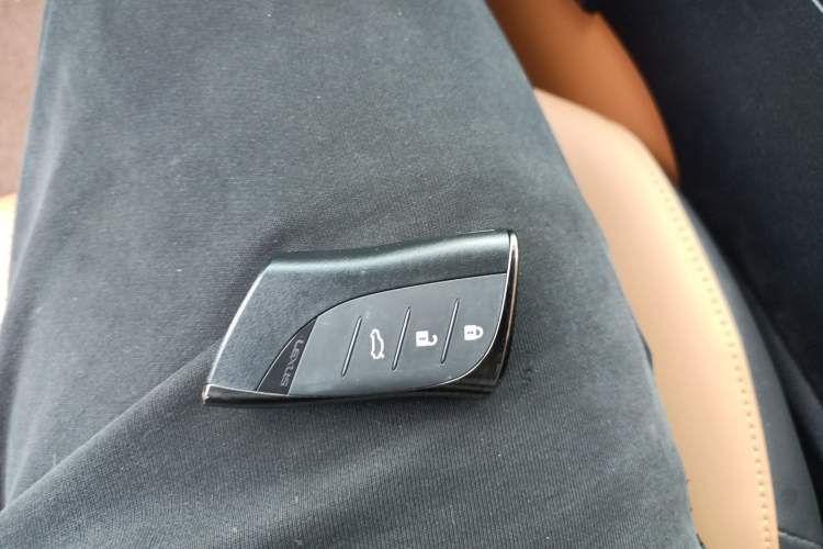 Used Lexus ES 2022 300h Excellence Edition Vehicle Key