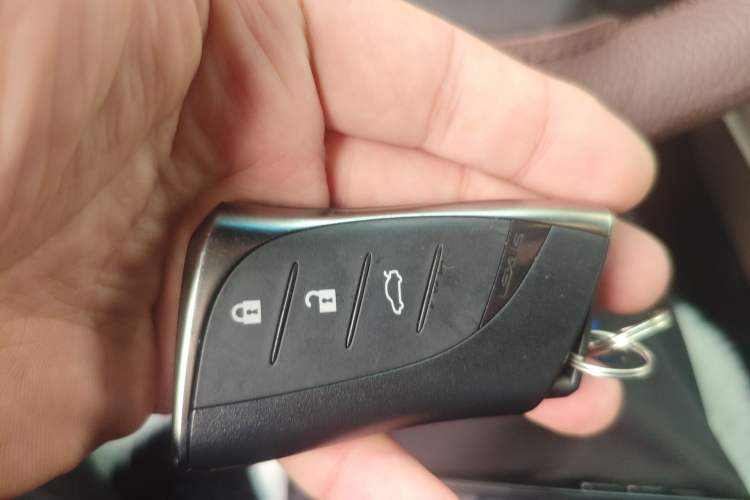 Used Lexus ES 2022 300h Excellence Edition Vehicle Key