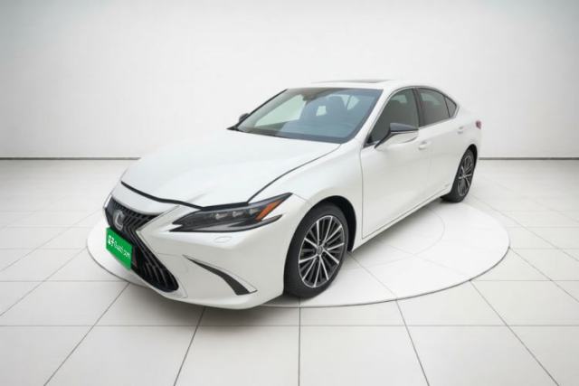 Lexus ES 2022 300h Deluxe Edition usado