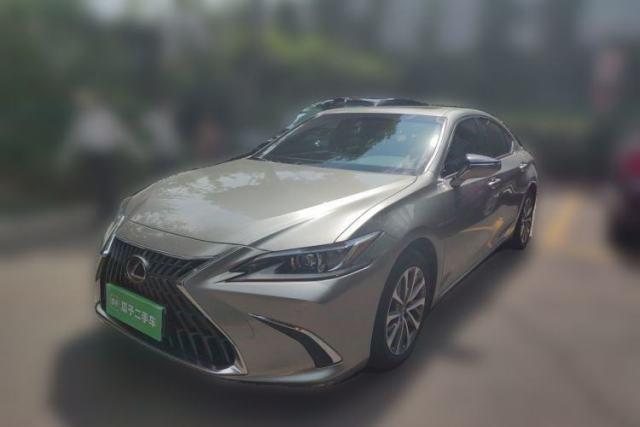 Used Lexus ES 2022 300h Deluxe Edition
