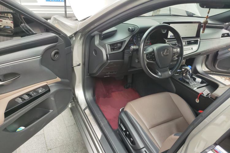 Used Lexus ES 2022 200 Excellence Edition Driver Seat