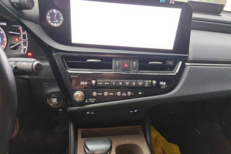 Used Lexus ES 2023 200 Excellence Edition Audio And AC Panel