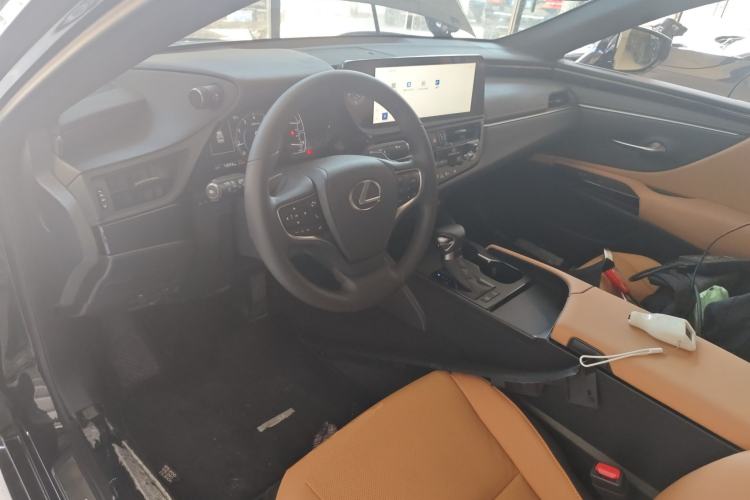 Used Lexus ES 2023 200 Excellence Edition Center Console