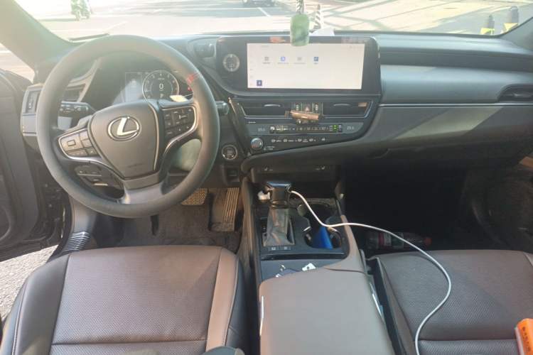 Used Lexus ES 2023 200 Excellence Edition Center Console