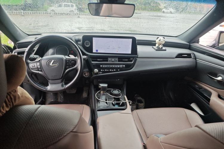 Used Lexus ES 2023 200 Excellence Edition Center Console