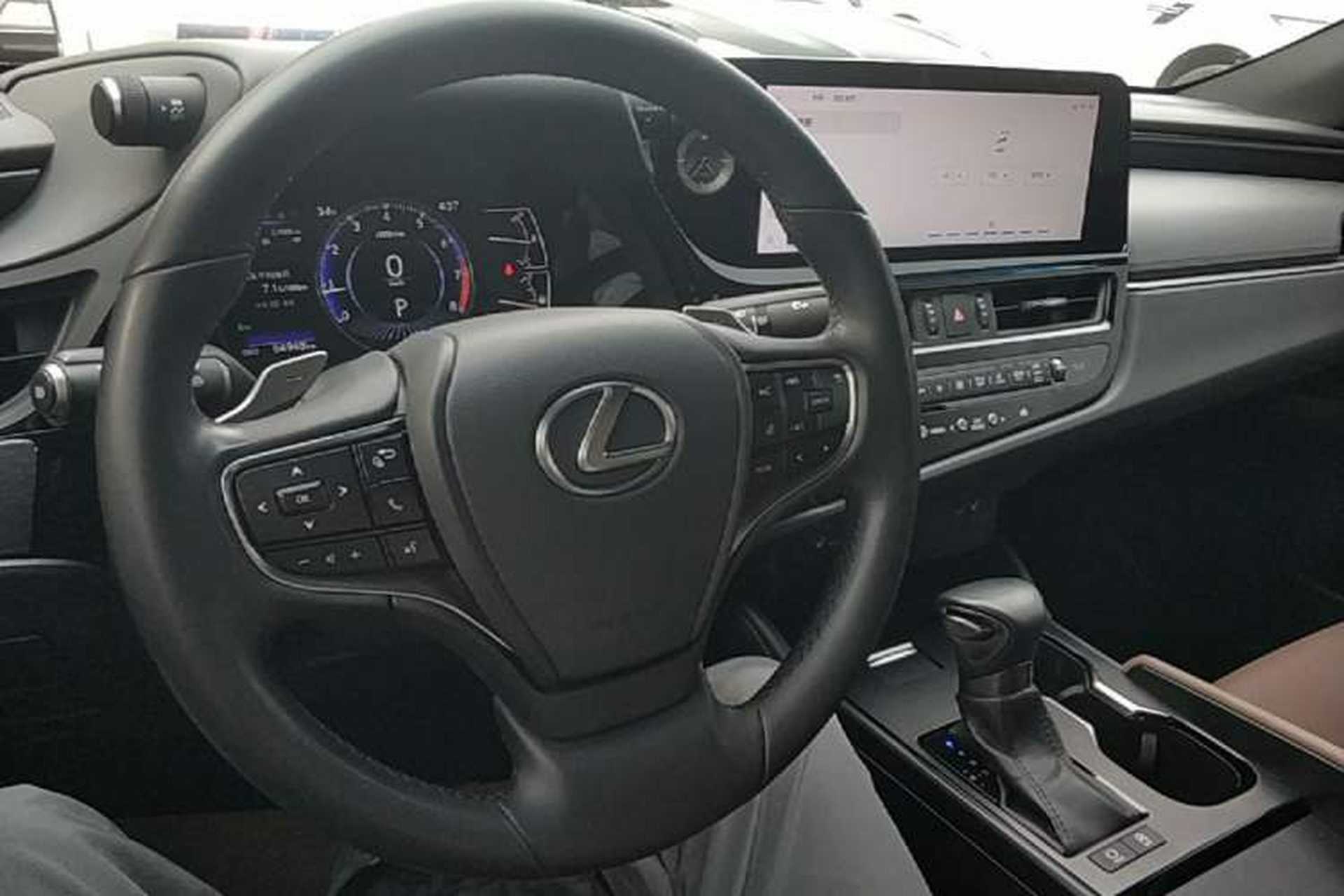 Used Lexus ES 2023 200 Excellence Edition Center Console