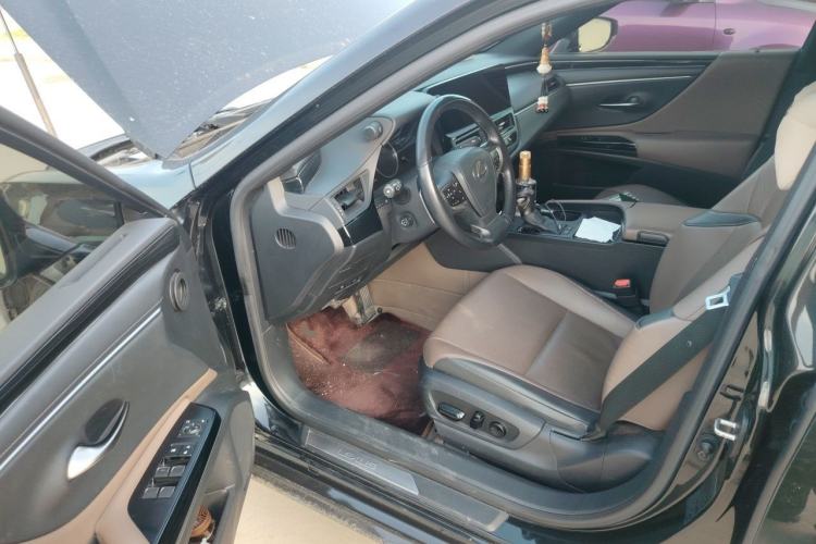 Used Lexus ES 2023 200 Excellence Edition Driver Seat