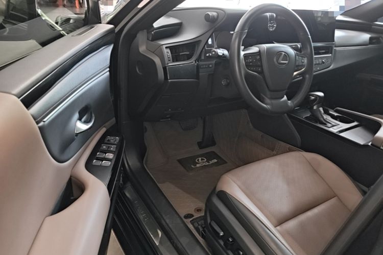 Used Lexus ES 2023 200 Excellence Edition Driver Seat