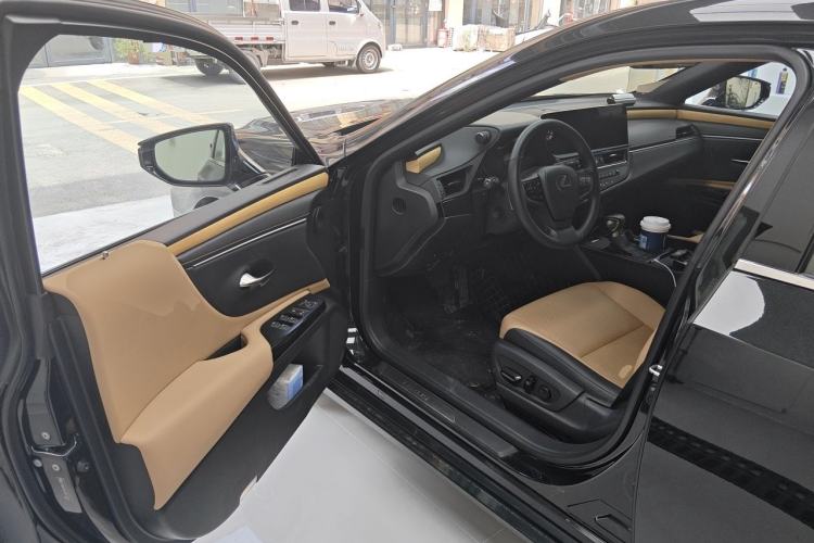 Used Lexus ES 2023 200 Excellence Edition Driver Seat