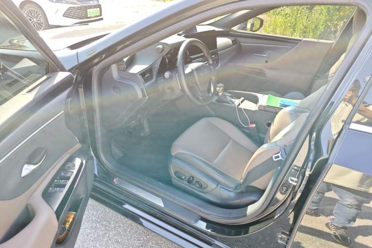 Used Lexus ES 2023 260 Excellence Edition Driver Seat