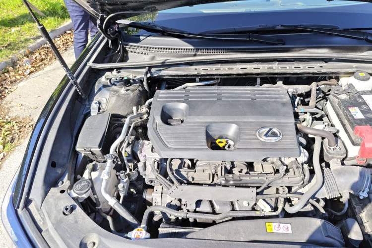 Used Lexus ES 2023 260 Excellence Edition Engine Bay Right