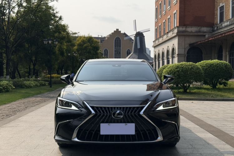 Used Lexus ES 2023 200 Excellence Edition Exterior 1