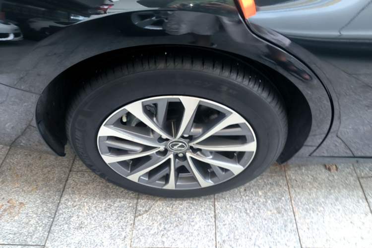 Used Lexus ES 2023 200 Excellence Edition Exterior 2