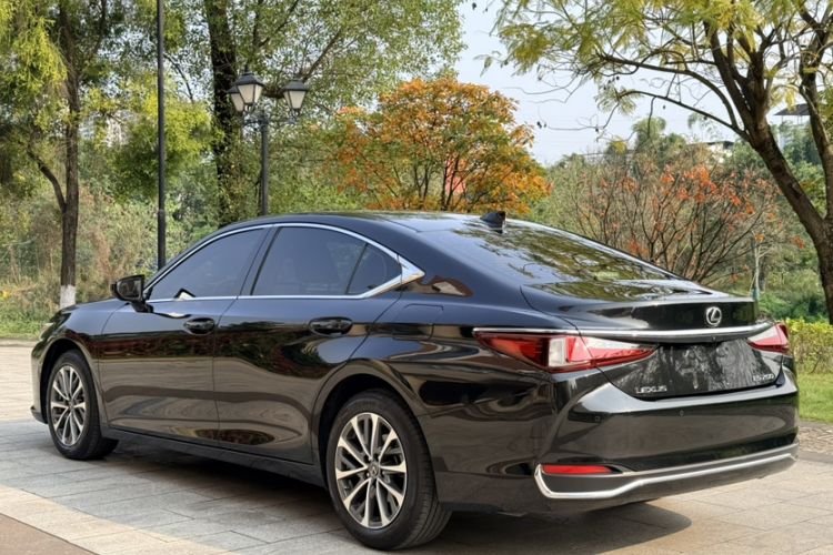 Used Lexus ES 2023 200 Excellence Edition Exterior 3
