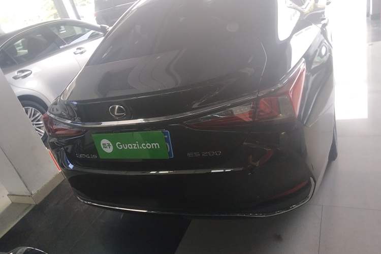 Used Lexus ES 2023 200 Excellence Edition Exterior 4