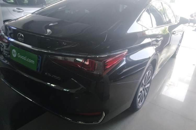 Used Lexus ES 2023 200 Excellence Edition Exterior 5