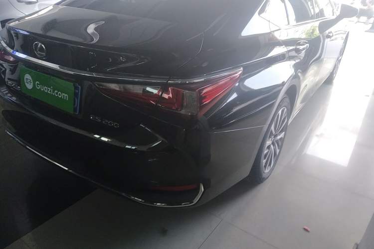 Used Lexus ES 2023 200 Excellence Edition Exterior 6