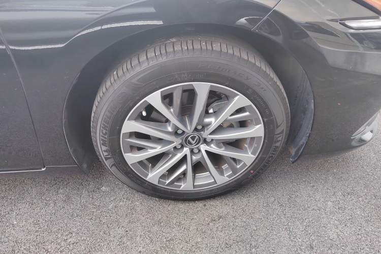 Used Lexus ES 2023 200 Excellence Edition Exterior 7