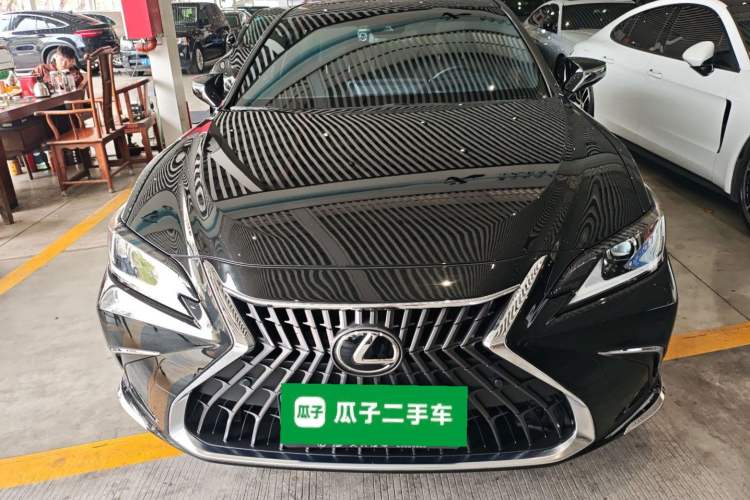 Used Lexus ES 2023 200 Excellence Edition Front