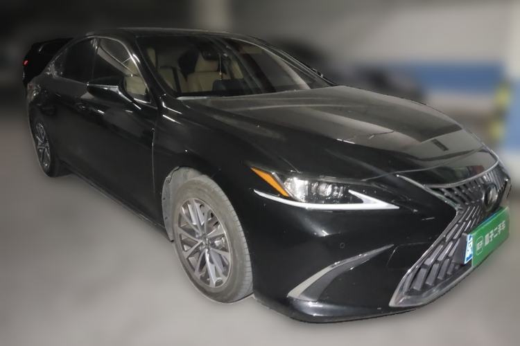 Used Lexus ES 2023 200 Excellence Edition Front Right 45 Deg