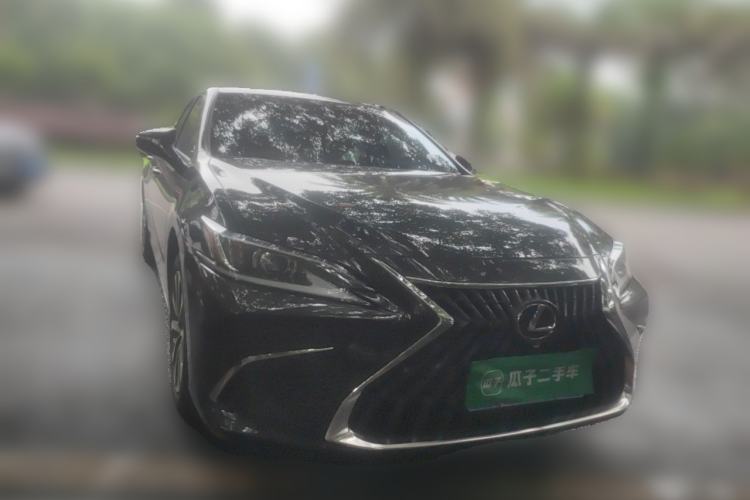 Used Lexus ES 2023 200 Excellence Edition Front Right 45 Deg