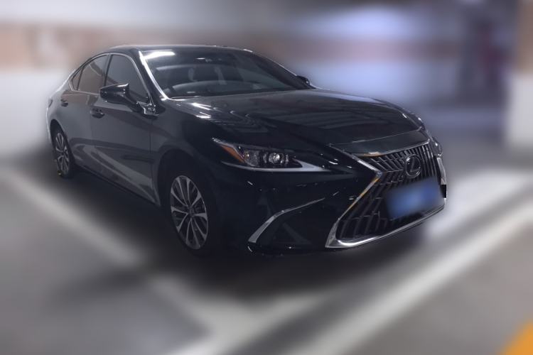 Used Lexus ES 2023 200 Excellence Edition Front Right 45 Deg