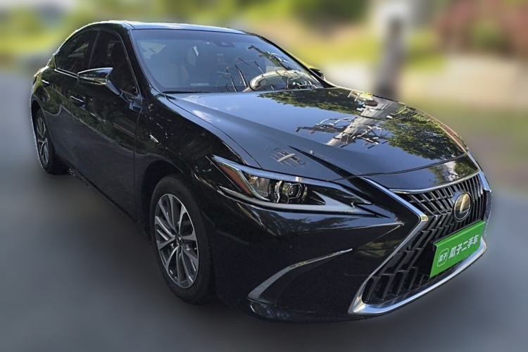 Used Lexus ES 2023 200 Excellence Edition Front Right 45 Deg
