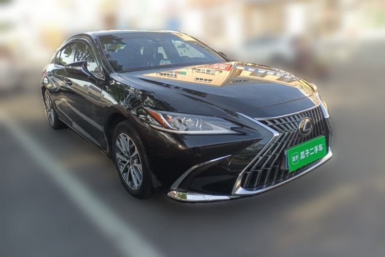 Used Lexus ES 2023 200 Excellence Edition Front Right 45 Deg