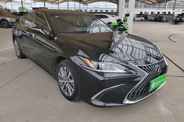 Used Lexus ES 2023 200 Excellence Edition Front Right 45 Deg