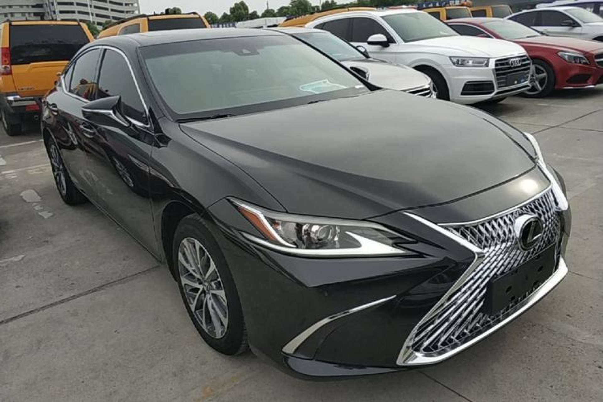 Used Lexus ES 2023 200 Excellence Edition Front Right 45 Deg