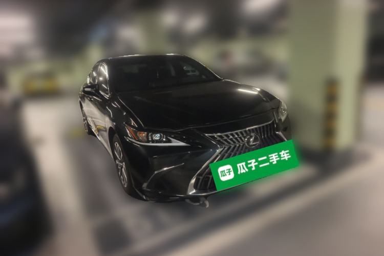 Used Lexus ES 2023 200 Excellence Edition Front Right 45 Deg