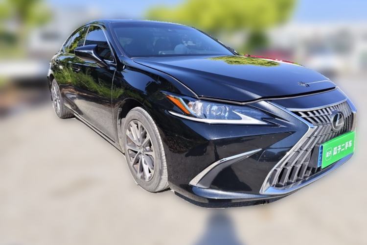 Used Lexus ES 2023 260 Excellence Edition Front Right 45 Deg