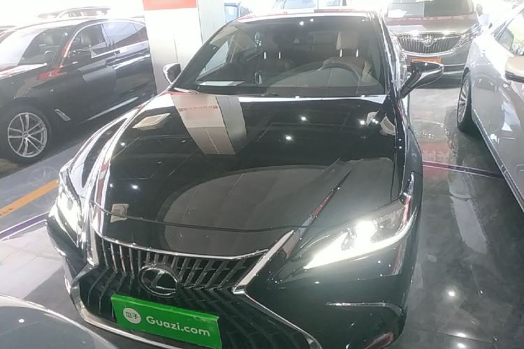 Used Lexus ES 2023 200 Excellence Edition Front