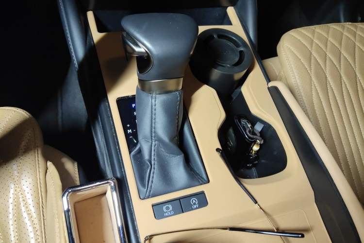 Used Lexus ES 2023 200 Excellence Edition Gear Lever