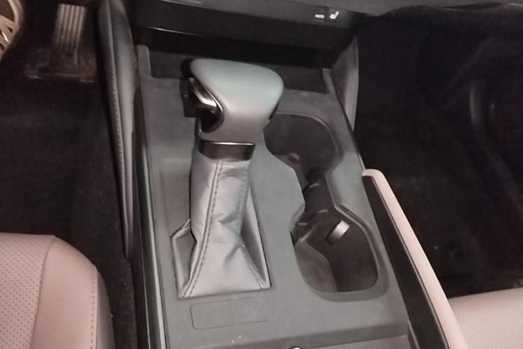 Used Lexus ES 2023 200 Excellence Edition Gear Lever