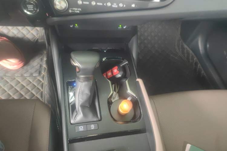 Used Lexus ES 2023 200 Excellence Edition Gear Lever