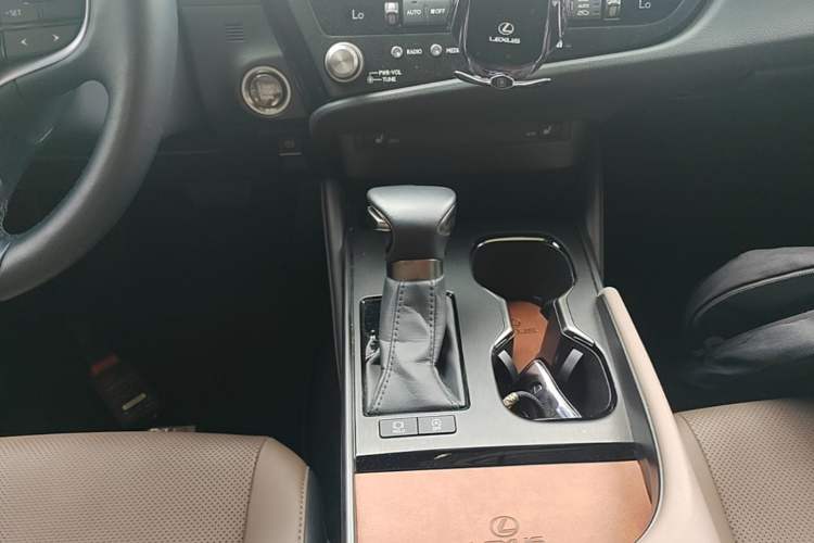 Used Lexus ES 2023 200 Excellence Edition Gear Lever