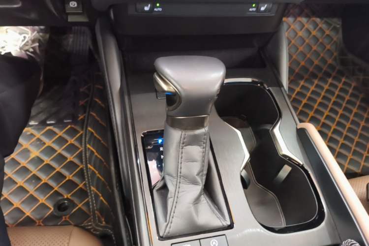 Used Lexus ES 2023 200 Excellence Edition Gear Lever