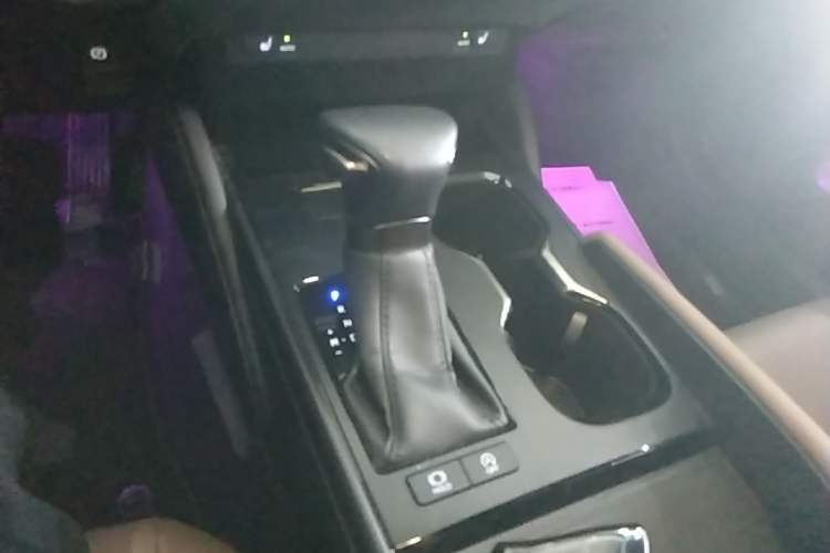 Used Lexus ES 2023 200 Excellence Edition Gear Lever
