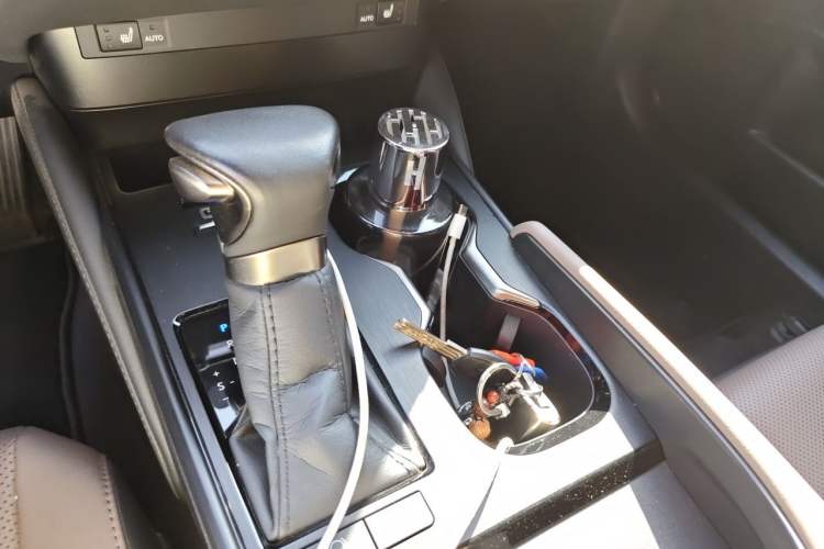 Used Lexus ES 2023 260 Excellence Edition Gear Lever