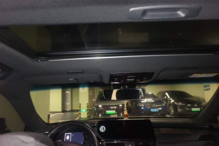 Used Lexus ES 2023 200 Excellence Edition Headliner