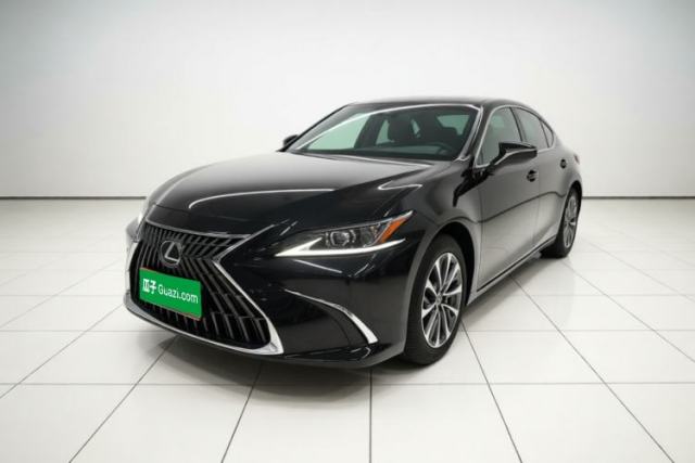 Używany Lexus ES 2023 200 Excellence Edition