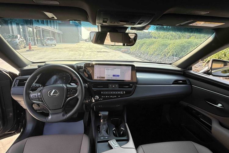 Used Lexus ES 2023 200 Excellence Edition Interior 1