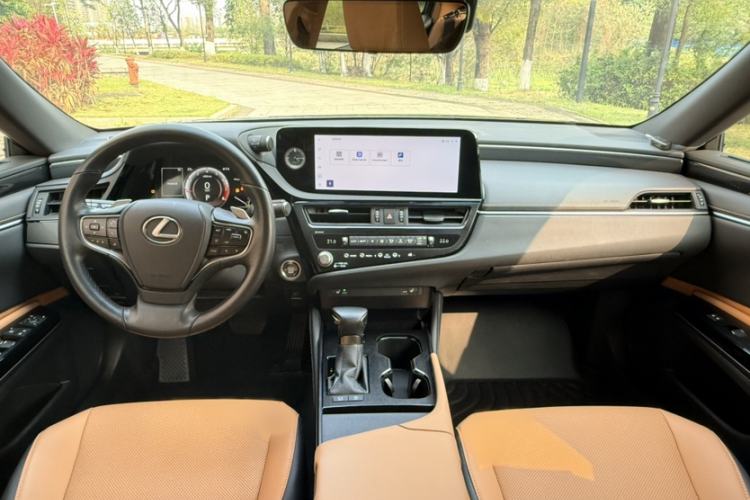 Used Lexus ES 2023 200 Excellence Edition Interior 1