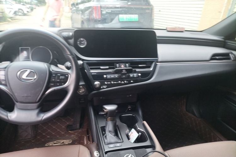 Used Lexus ES 2023 200 Excellence Edition Interior 2