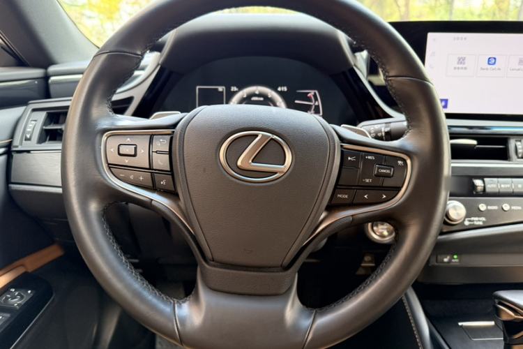 Used Lexus ES 2023 200 Excellence Edition Interior 2