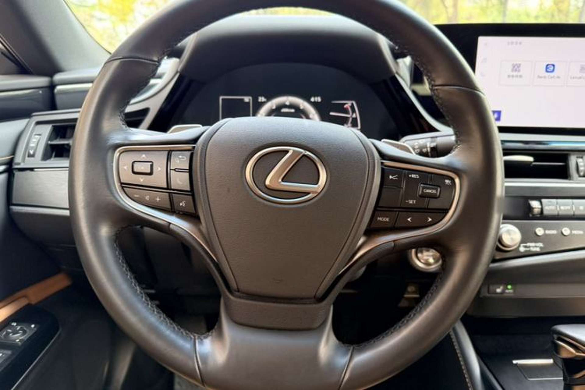 Used Lexus ES 2023 200 Excellence Edition Interior 2