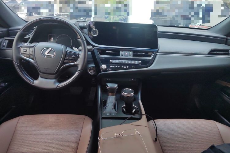 Used Lexus ES 2023 200 Excellence Edition Interior 2