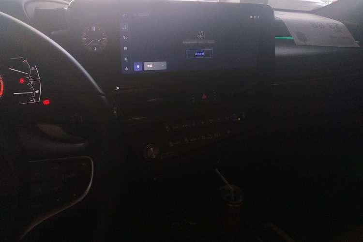 Used Lexus ES 2023 200 Excellence Edition Interior 2