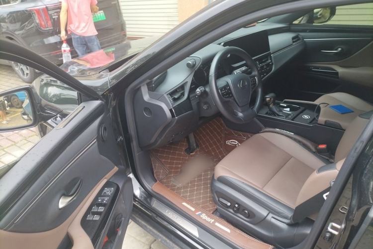 Used Lexus ES 2023 200 Excellence Edition Interior 3